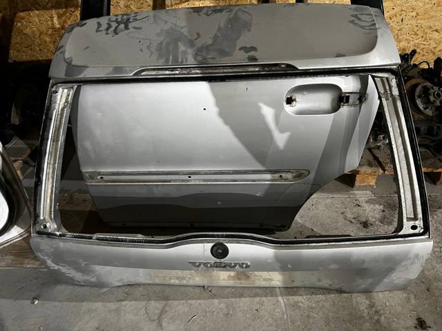 Задні двері багажника 39852821 VOLVO