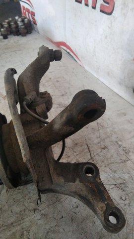 Вісь передня і поворотні кулаки 400148H300 NISSAN