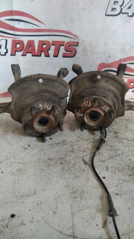 Маточина переднього колеса 402022Y010 NISSAN