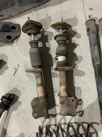 Стійка передня права 4060A094 MITSUBISHI