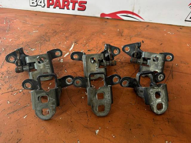 Петля водійських дверей 5074257AA CHRYSLER