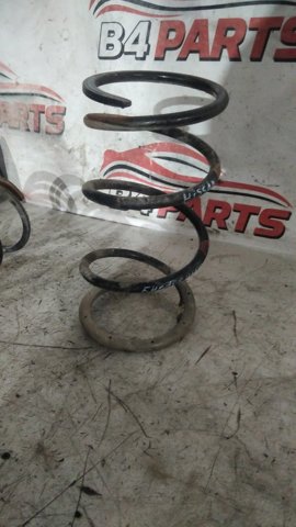 Пружина передня, права 540108H660 NISSAN
