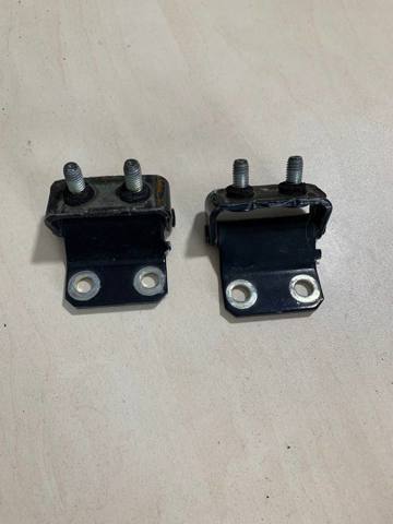 Петля третіх/п'ятих дверей 5802A065 MITSUBISHI
