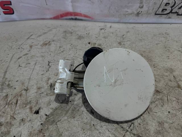 Лючок (дверцята) бензобака Міцубісі Асх