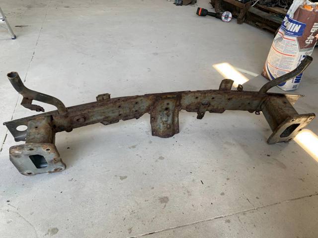 Балка бампера переднього 6400C639 MITSUBISHI
