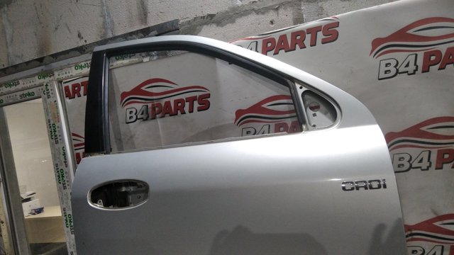 Дверка передня права Hyundai Santa Fe 1