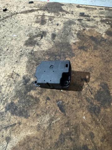 Клапан / актуатор приводу заслінки EGR 7701207721 RENAULT