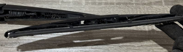 Щітка склоочисника задня 8253A232 MITSUBISHI