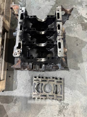 Блок циліндрів двигуна LR010297 LAND ROVER