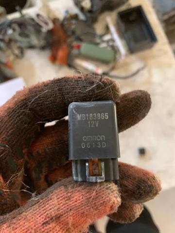 Реле протитуманної фари MB183865 MITSUBISHI