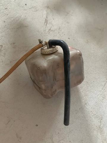 Водяний бачок системи охолодження MB605260 MITSUBISHI