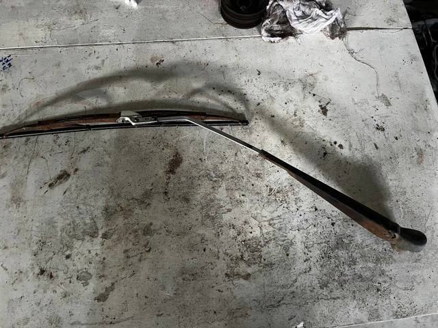 Важіль-поводок склоочисника заднього скла MB623363 MITSUBISHI