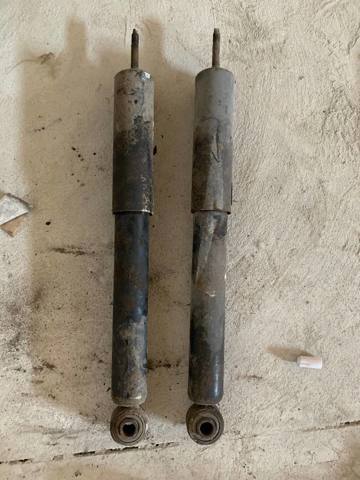 Стійка амортизатора задня MB663364 MITSUBISHI