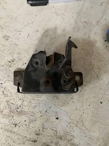 Замок капота MB669561 MITSUBISHI