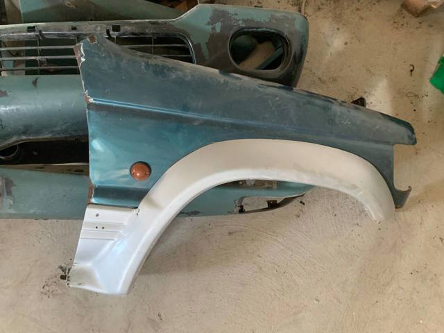 Переднє праве крило MB835526 MITSUBISHI