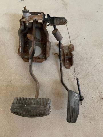 Підаль газу MB871145 MITSUBISHI