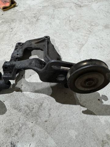 Натяжний ролик MB918552 MITSUBISHI