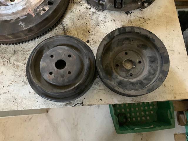 Шків водяної помпи MD303249 MITSUBISHI