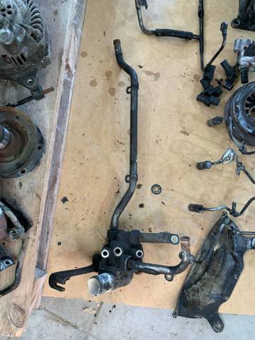 Корпус термостата в зборі MD367657 MITSUBISHI