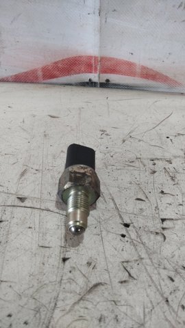 Датчик світла заднього ходу MD730979 MITSUBISHI