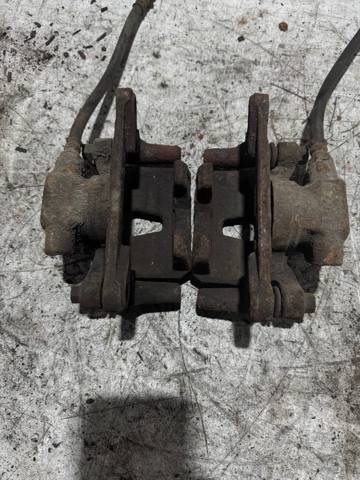Скоба гальмівного заднього супорта MN116285 MITSUBISHI