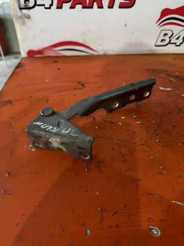 Петля капота, права MN126934 MITSUBISHI