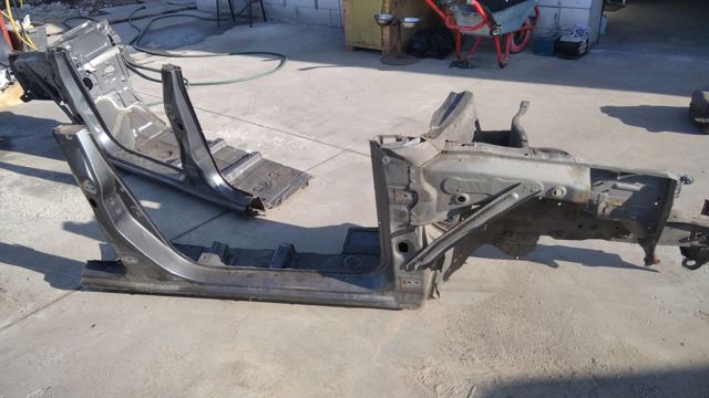 Поріг зовнішній правий MN133008 MITSUBISHI