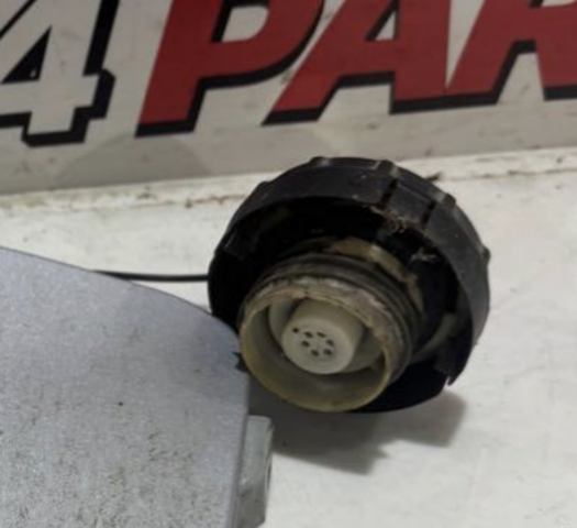 Кришка / пробка бензобака MN139460 MITSUBISHI