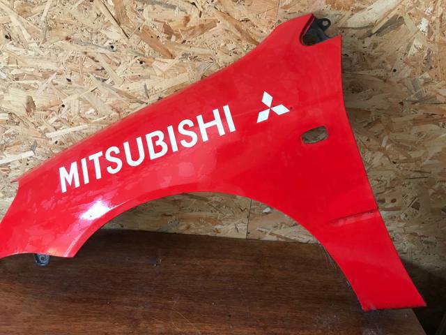 Ліве переднє крило MN150623 MITSUBISHI