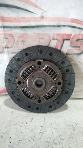 Диск зчеплення ведений MN168046 MITSUBISHI