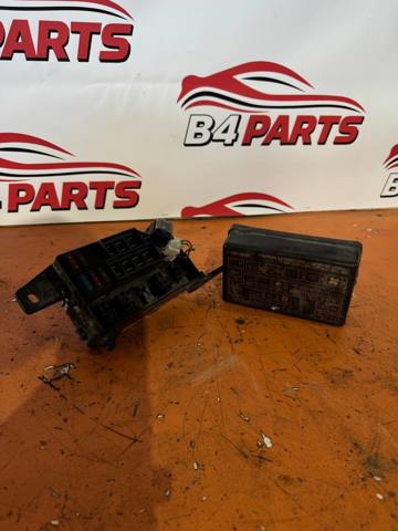Коробка запобіжників MR372167 MITSUBISHI