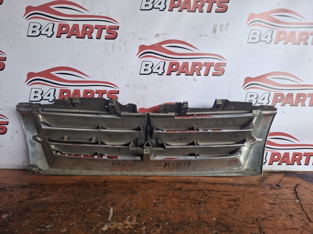 Решітка радіатора MR387981 MITSUBISHI