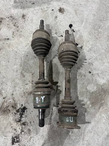 Піввісь передня ліва MR410664 MITSUBISHI