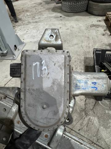 Двигун стеклопод'емника двері задньої, правої MR436870 MITSUBISHI