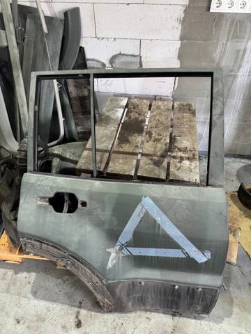 Двері пасажирські задні праві MR496880 MITSUBISHI