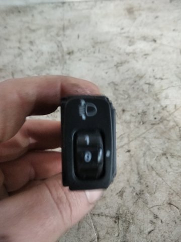 Кнопка коректора фар MR506482 MITSUBISHI