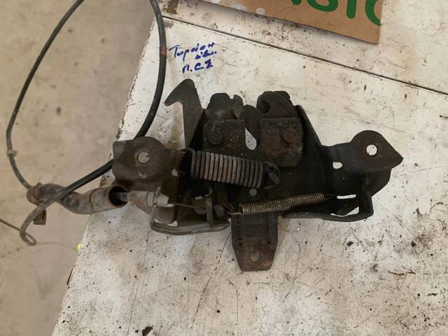 Замок кришки капота MR526658 MITSUBISHI