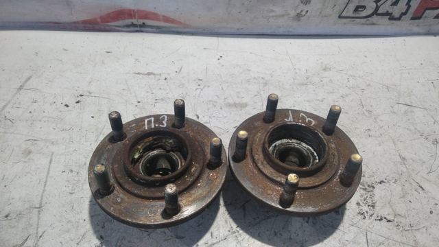 Маточини задніх коліс MR527453 MITSUBISHI
