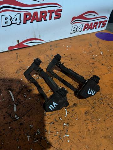 Скоба супорта переднього MR569361 MITSUBISHI