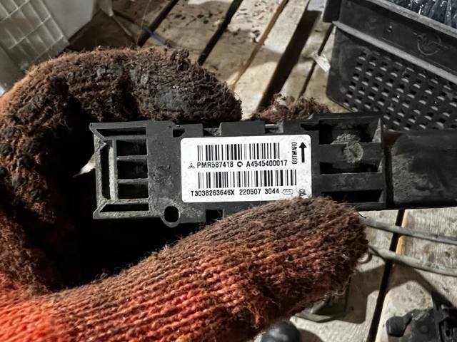 Датчик Ейрбег передній MR587418 MITSUBISHI