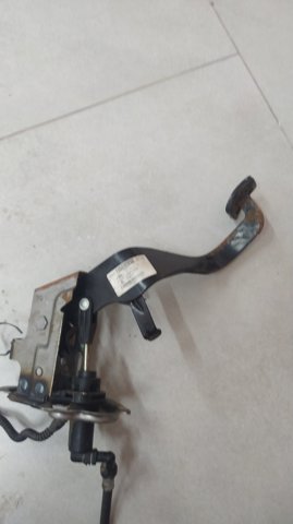 Педаль щеплення MR955197 MITSUBISHI