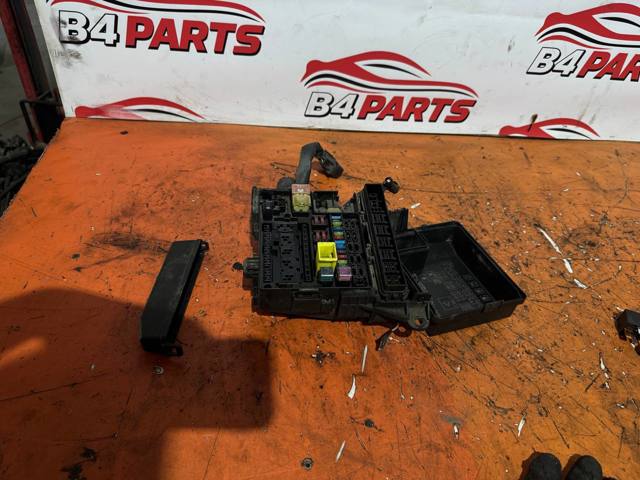 Реле запобіжників MR965734 MITSUBISHI