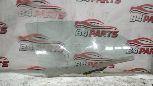 Скло передніх дверей, правих MR978106 MITSUBISHI
