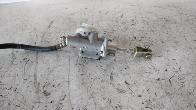 Циліндр зчеплення, головний MR995279 MITSUBISHI