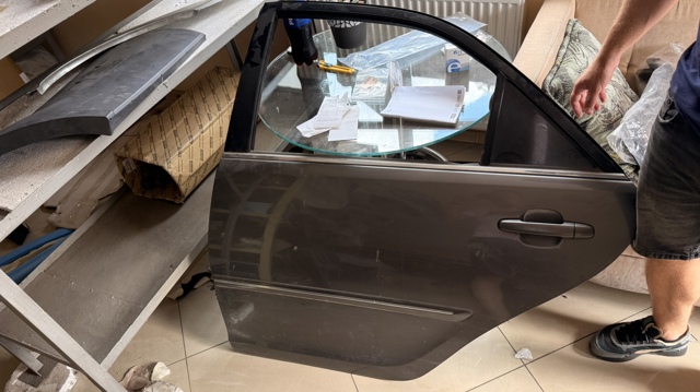 Двері задні, ліві 6700433120 TOYOTA