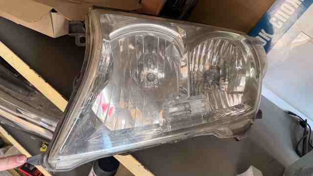 Фара дальнього світла в зборі 8117060C80 TOYOTA