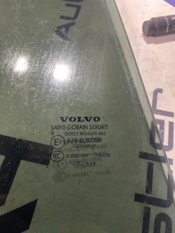 Скло задньої двері правої 31371003 VOLVO