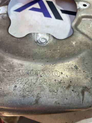 Захист гальмівного диска заднього, правий 31665970 VOLVO