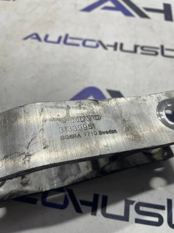 Кронштейн подушки (опори) двигуна, задньої 32139982 VOLVO