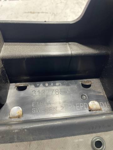 Накладка бампера заднього, верхня захисна (ступінь-підніжка) 32239215 VOLVO